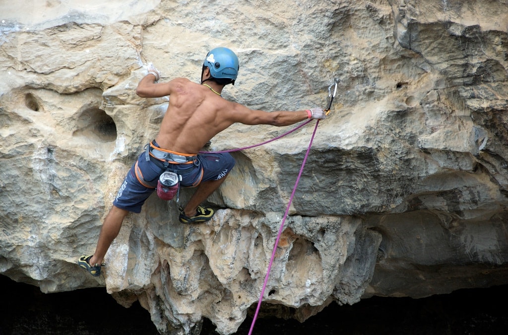 Lead climbing clipping strategies