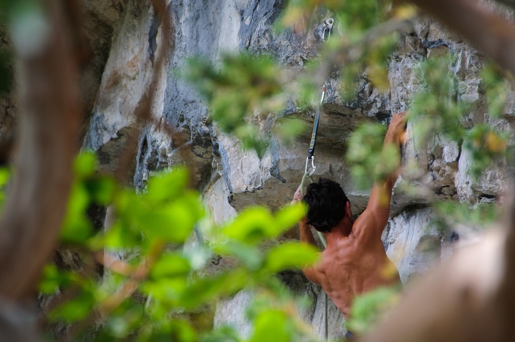 lead climbing clipping tips