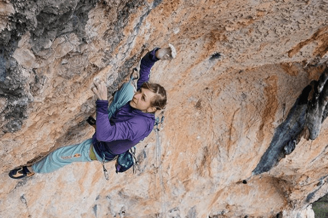 Climbing News: First Female 5.15b and New Speed Record on The Nose